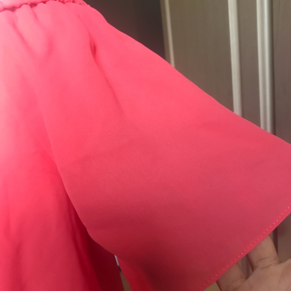 Alex and Alex NWT Coral OFF OR ON SHOULDER ROMPER - Picture 7 of 8